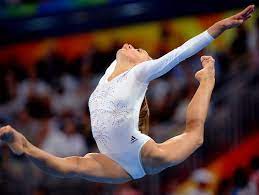 shawn johnson wins beam title china