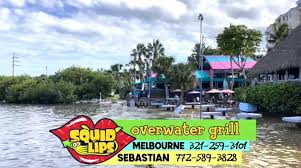 squid lips overwater grill features