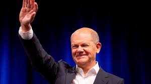 Olaf scholz is a german politician serving as federal minister of finance and vice chancellor under chancellor angela merkel since 14 march. Xii5omlcoaw16m