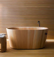 Dieser wickeltisch für die badewanne ist in zwei verschiedenen breiten erhältlich. Badewanne Aus Holz Bad Und Sanitar News Produkte Archiv Baunetz Wissen