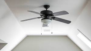 how many watts does a ceiling fan use