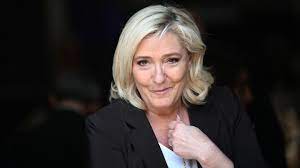 Marine Le Pen: EU-Behörde wirft ihr ...