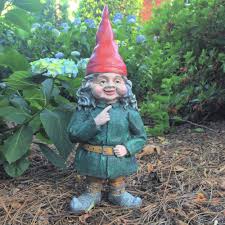 Sold & shipped by beaus retail llc. Homestyles 14 5 H Zelda The Female Old World Classic Garden Gnome Large Outdoor Statue Walmart Com Walmart Com