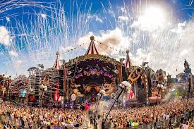 When he arrives in tomorrowland, he and his bag are dry. 5 Reasons Why Tomorrowland Is Not Your Average Music Festival Firstclasse