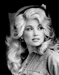 The tennessee native looked gorgeous as ever as she walked the. Dolly Parton S Husband Has Eyes For No One But Her Even After 54 Years Of Marriage
