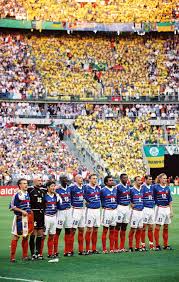 La coupe du monde 1998 en france a inauguré une nouvelle formule avec 32 pays et le but en or à partir des 1/8 de finale dont le principe est simple le 100ème but de l'argentine en coupe du monde a été marqué par c lopez à la 17' le samedi 04 juillet 1998 à marseille en france pendant le 1/4 de. The Beautiful Game Coupe Du Monde Coupe Du Monde 1998 Football Mondial