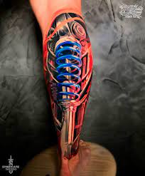 Татуировка биомеханика на ноге с варикозом - студия Syndicate Tattoo