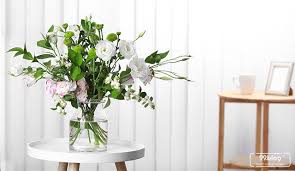 Bunga lily atau biasa dikenal dengan bunga bakung adalah bunga yang mempunyai bau yang sangat wangi. 9 Jenis Bunga Pengharum Ruangan Wanginya Lebih Alami