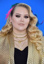 nikkietutorials comes out as