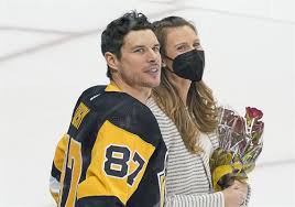 Sidney crosby and his girlfriend kathy leutner keep a low profile, leaving many fans to wonder about their relationship history. Xe Jopt5tjbshm