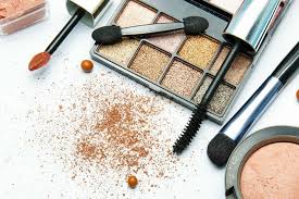 cosmetic s in your makeup kit