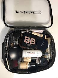 whats in my travel makeup bag