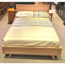 American Oak Hardwood Kari Queen Bed
