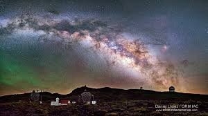 El Cielo de Canarias » Vía Láctea y AirGlow sobre el Observatorio del Roque  de los Muchachos