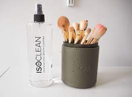 clean your makeup brushes