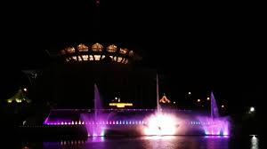 In the day time, the fountain head array can be clearly seen on the water if you view from the darul hana. Kuching Waterfront S Darul Hana Musical Fountain At Sarawak River Youtube