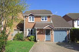 broadstone 3 bed detached house