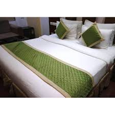 synthetic quilted green bed runner