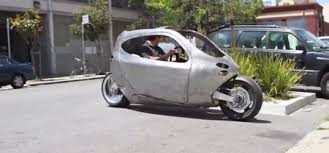 the electric motorcycle car that stays