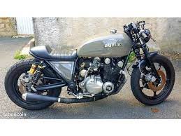 suzuki cafe racer used the parking