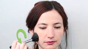 apply pressed powder foundation makeup