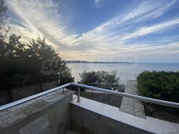Бунгала и ресторант райски залив са разположени на брега на яз. Tristaen Obzaveden Apartament Na Prva Liniya More Do Rajskiya Zaliv Tristaen Apartament 11