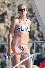Megan Fox y su bikini mínimo, Alexia Putellas con cebra y otros posados de  las celebs