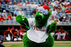 how-much-does-philly-phanatic-make