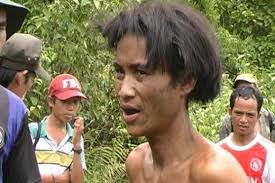 Un vietnamita y su hijo han vivido en la jungla del centro del país, aislados como la naufragada “familia Robinson suiza”, desde una noche de 1971 en que su ... - joven_vietnamita-d324ce9da0453ea5d38811478fae811b