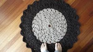 t shirt yarn crocheted rug tutorial