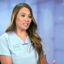 Pimple popper, helps patients with unique skin. Dr Pimple Popper Spoilers What Is A Ganglion Cyst About The Lump Sandra Lee Cannot Remove