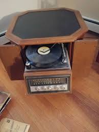 magnavox corner turntable radio cabinet