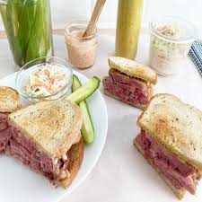 new york corned beef sandwich savvy