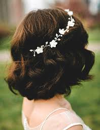 You can leave them open or make a bun or pony and all look just fabulous despite the length. 50 Stunning Wedding Hairstyles That Are Perfect For Short Hair Ecemella