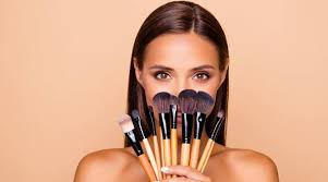 a guide to 7 makeup brushes that are