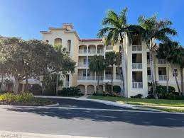 condos in naples lakes country