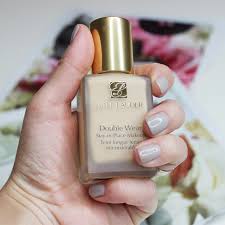 concealing blemishes with estee lauder