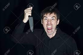 黒の背景上のナイフを振り回す怒っている表情で狂った人。の写真素材・画像素材 Image 10390337