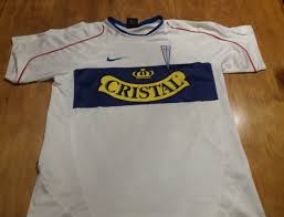 La rama de fútbol del club deportivo universidad católica es la más importante de la institución. Club Deportivo Universidad Catolica Home Football Shirt 2004 2005 Sponsored By Cristal