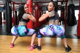 2 000 squats per day gave curvy twins four foot butts New York Post