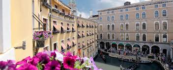 Situé à proximité de la gare santa lucia et à quelques minutes de la gare routière de piazzale roma, l'hotel nazionale est fier d'offrir l'hébergement le plus central. Lage Albergo Cavalletto E Doge Orseolo Venedig