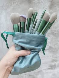 professional makeup brushes with