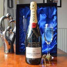 moet engraved chagne gift set with