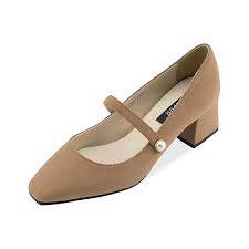 De Perle Mary Janes In Sand Spur Shoes