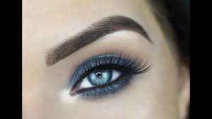 blue smokey eye