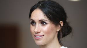 meghan markle changes her makeup in new