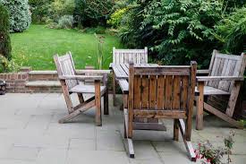 how to re outdoor wood furniture