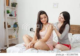Massage lesbians videos
