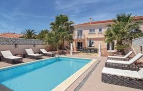 villa with pool in hérault with 4