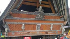 Rumah gadang adalah rumah adat yang berasal dari minangkabau, yang hingga kini masih banyak di temui di provinsi sumatra barat. Makna Cicak Dan Empat Payudara Di Rumah Adat Batak